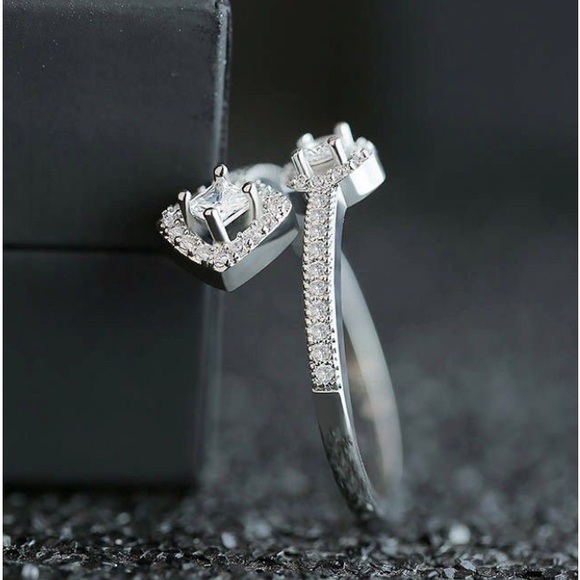 NEW NATURAL WHITE SAPPHIRE 925 STAMPED SILVER RING SIZE 8 ONLY - Picture 3 of 5